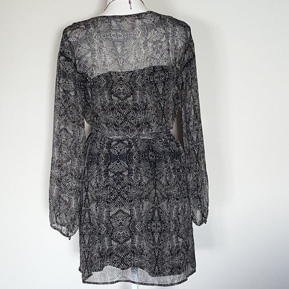 Forever 21 Long Sleeve Dress - Picture 3 of 5